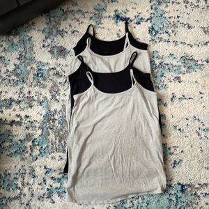 Motherhood Maternity Set of 4 Tank Tops. 2 Black and 2 Grey. Size Medium